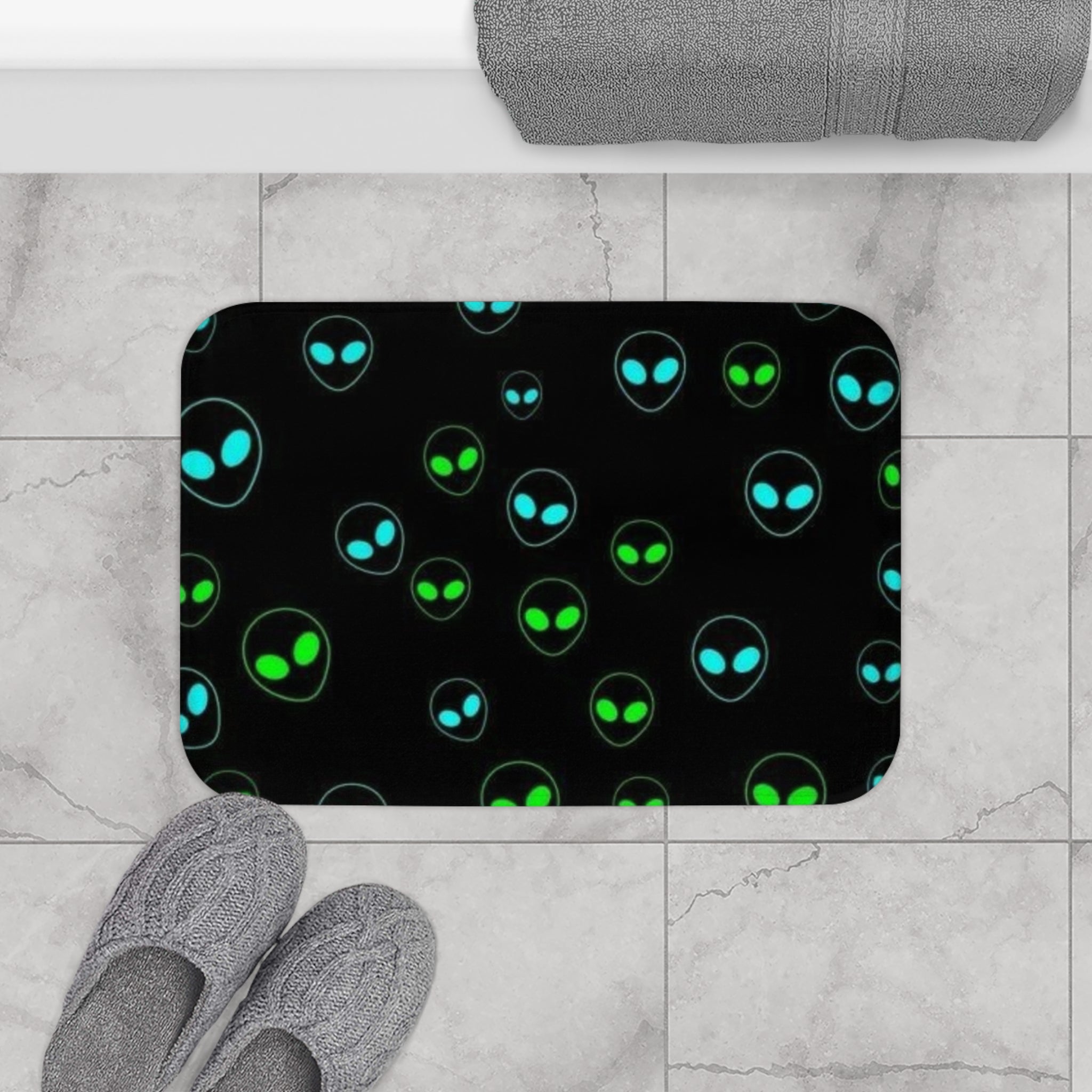 Alien Themed Bath Mat | Quirky Home Décor for Sci-Fi Lovers, Unique Gift, Bathroom Accent, Eco-Friendly, Fun Design