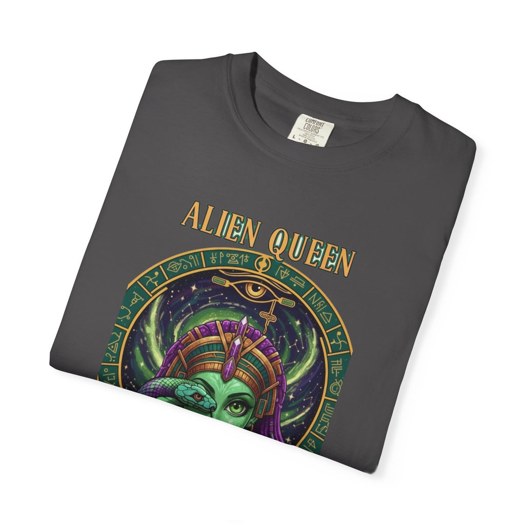 Alien Queen T-Shirt, Unisex Graphic Tee, Vintage-Style Apparel, Space-Themed Gift, Cool Casual Wear, Festival Fashion, Unique Gift Idea