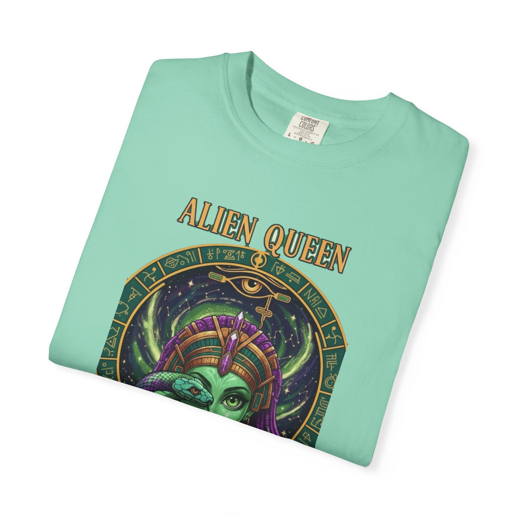 Alien Queen T-Shirt, Unisex Graphic Tee, Vintage-Style Apparel, Space-Themed Gift, Cool Casual Wear, Festival Fashion, Unique Gift Idea