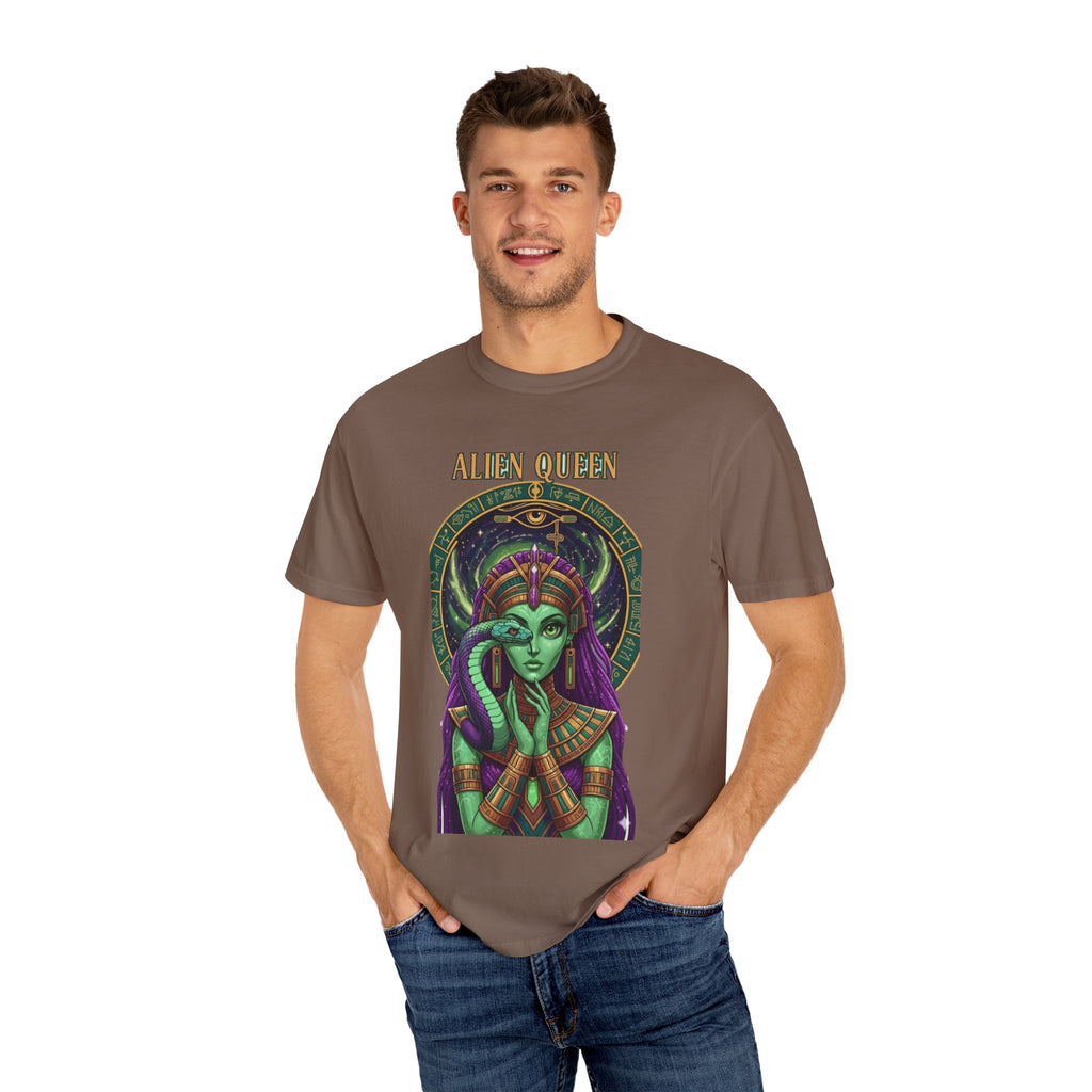 Alien Queen T-Shirt, Unisex Graphic Tee, Vintage-Style Apparel, Space-Themed Gift, Cool Casual Wear, Festival Fashion, Unique Gift Idea
