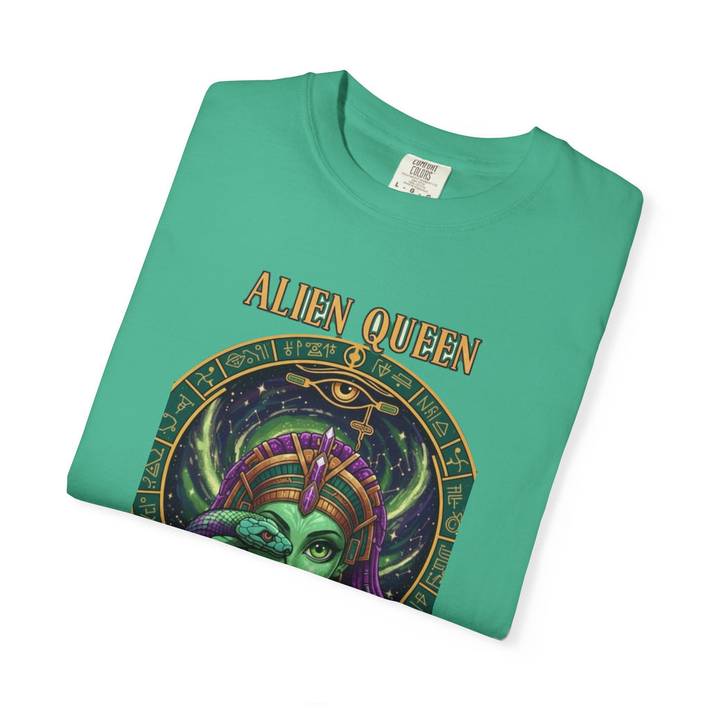 Alien Queen T-Shirt, Unisex Graphic Tee, Vintage-Style Apparel, Space-Themed Gift, Cool Casual Wear, Festival Fashion, Unique Gift Idea