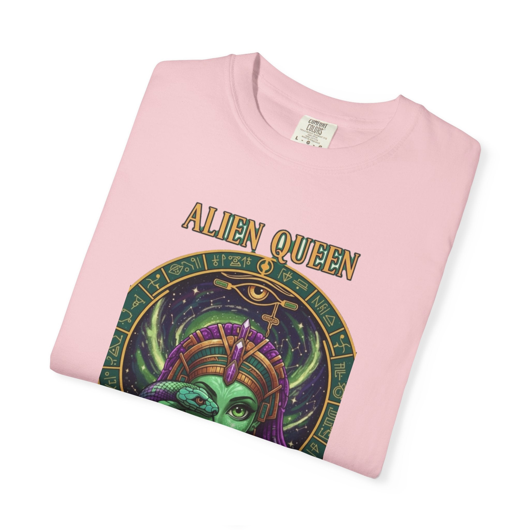 Alien Queen T-Shirt, Unisex Graphic Tee, Vintage-Style Apparel, Space-Themed Gift, Cool Casual Wear, Festival Fashion, Unique Gift Idea