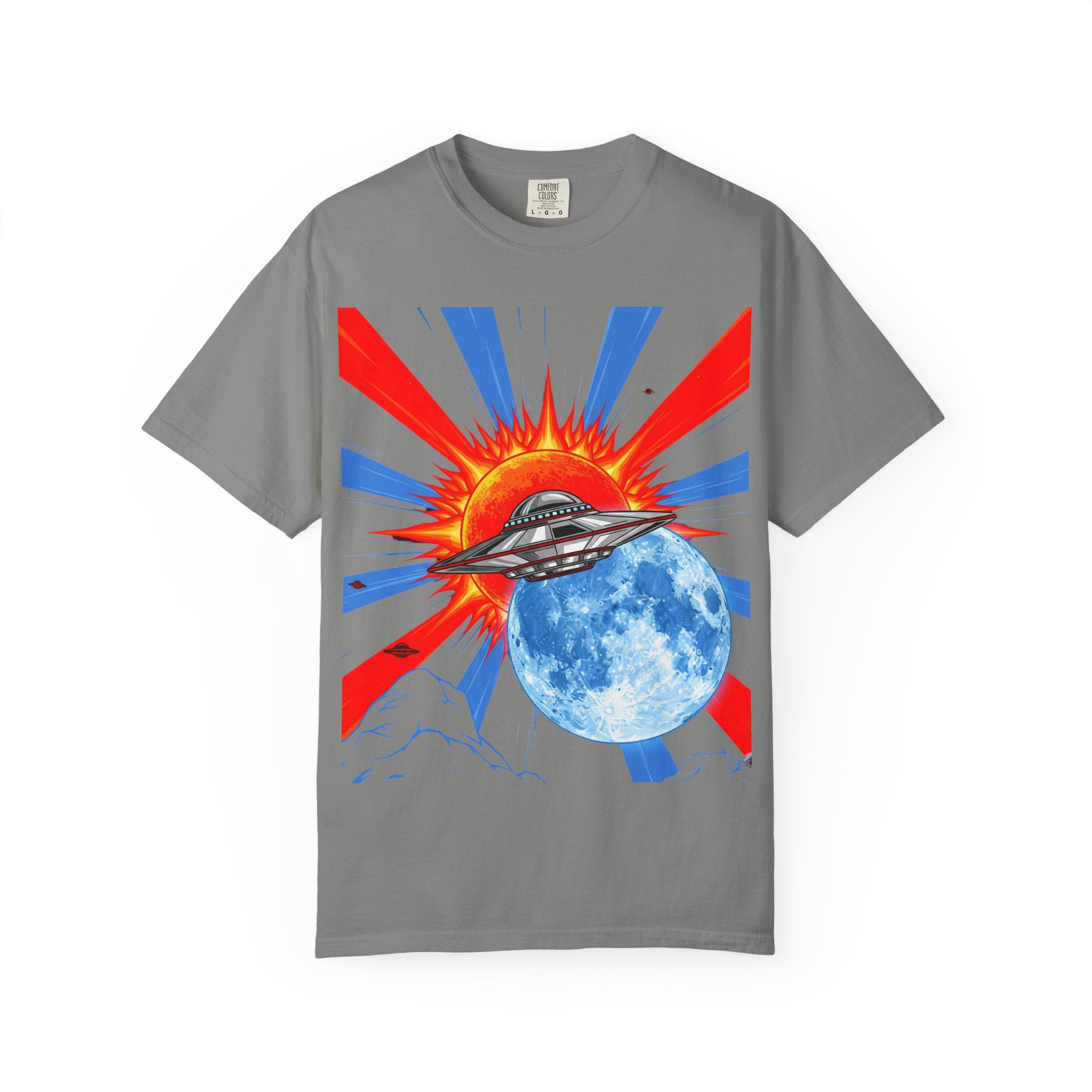 Retro Space Graphic T-shirt - Unisex Cartoon UFO Tee, Gift for Sci-fi Lovers, Casual Wear, Vintage Style, Summer Outfit