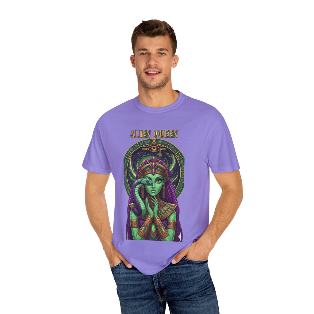 Alien Queen T-Shirt, Unisex Graphic Tee, Vintage-Style Apparel, Space-Themed Gift, Cool Casual Wear, Festival Fashion, Unique Gift Idea