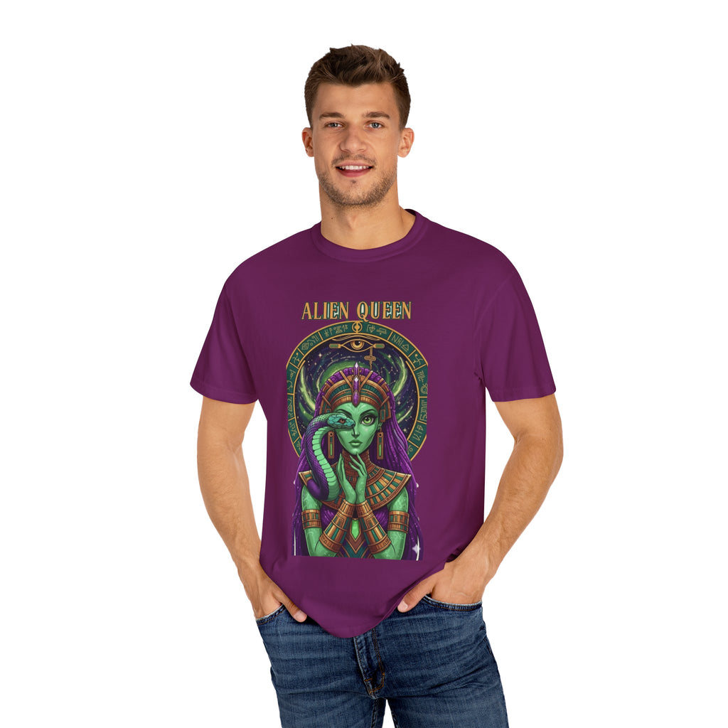 Alien Queen T-Shirt, Unisex Graphic Tee, Vintage-Style Apparel, Space-Themed Gift, Cool Casual Wear, Festival Fashion, Unique Gift Idea